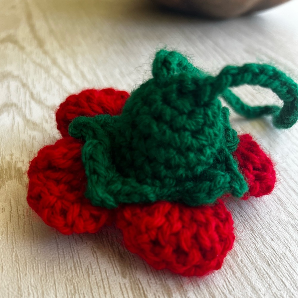 Hand Crocheted Red Hibiscus Flower Bag Charm/Keychain! - Picture 8 of 14